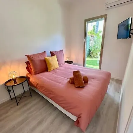 Apartment Elegant 2 Pieces A A 30m De La Avec Piscine *