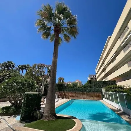Elegant 2 Pieces A A 30m De La Avec Piscine Apartment *